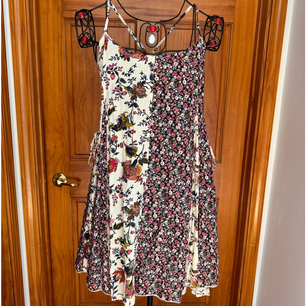 Woman's Cecico Floral Dress, Large, Multicolored